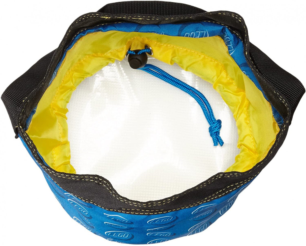 Niebieski kubełek LEGO na klocki z żółtym wnętrzem i ściągaczem do przechowywania klocków