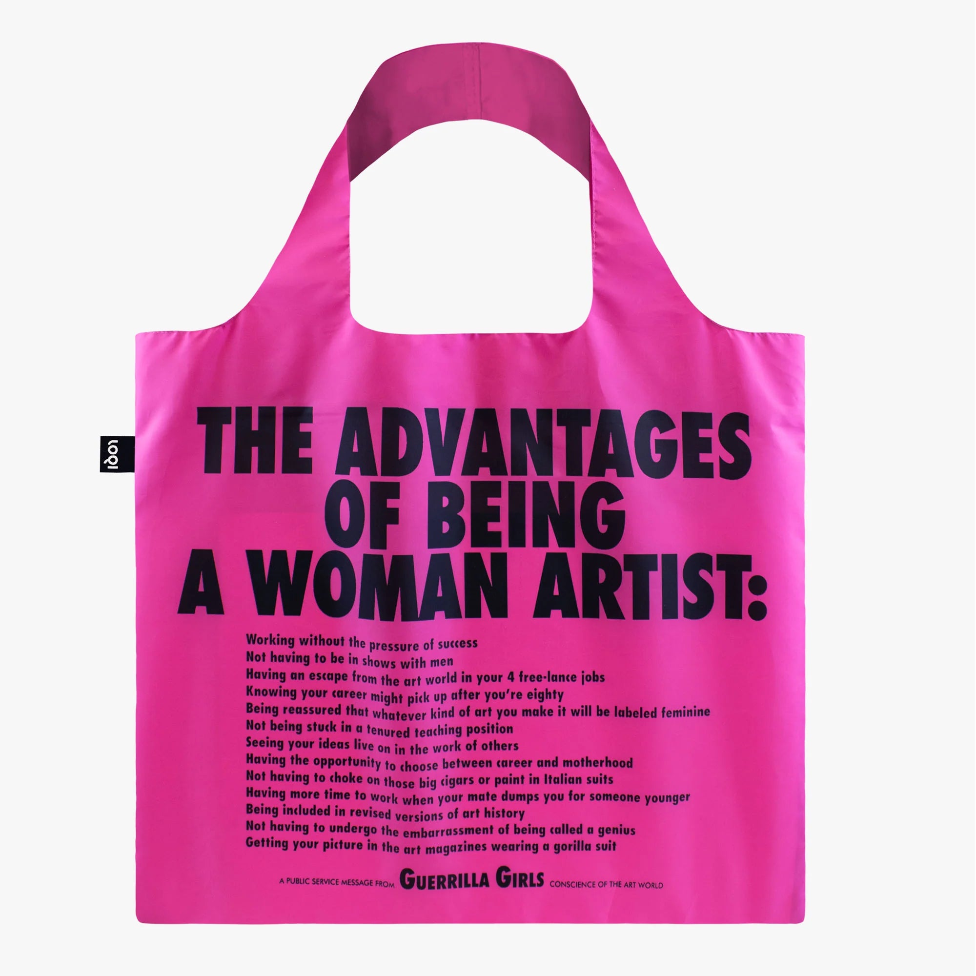 Różowa torba LOQI Guerrilla Girls z czarnym napisem The Advantages of Being a Woman Artist