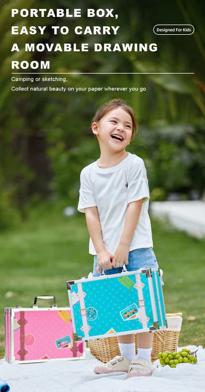Dziecko trzymające kolorową walizkę artystyczną dla dzieci do przenoszenia materiałów do rysowania