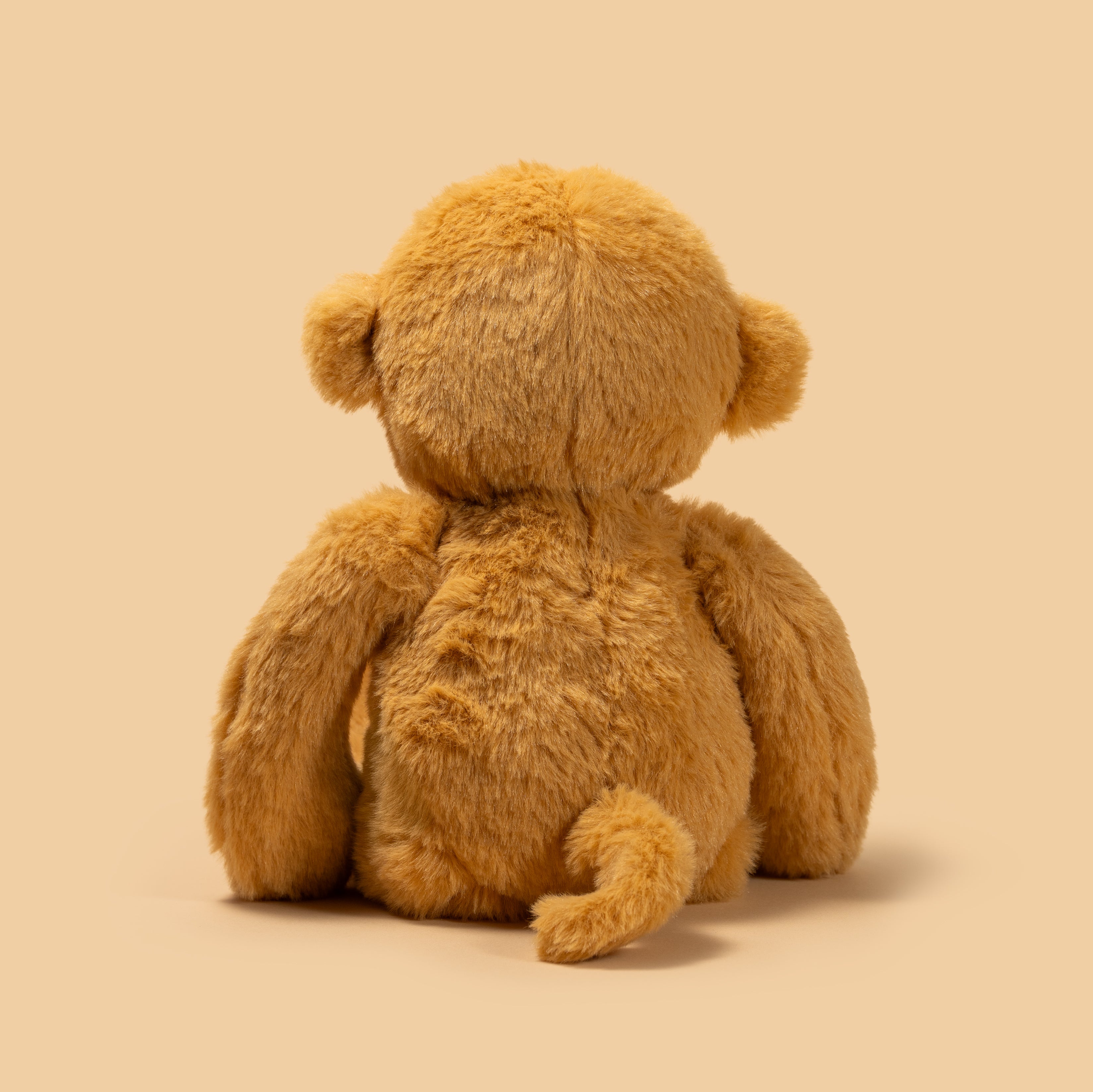 Pluszak małpka Wild Planet widoczna od tyłu z miękkim brązowym futerkiem