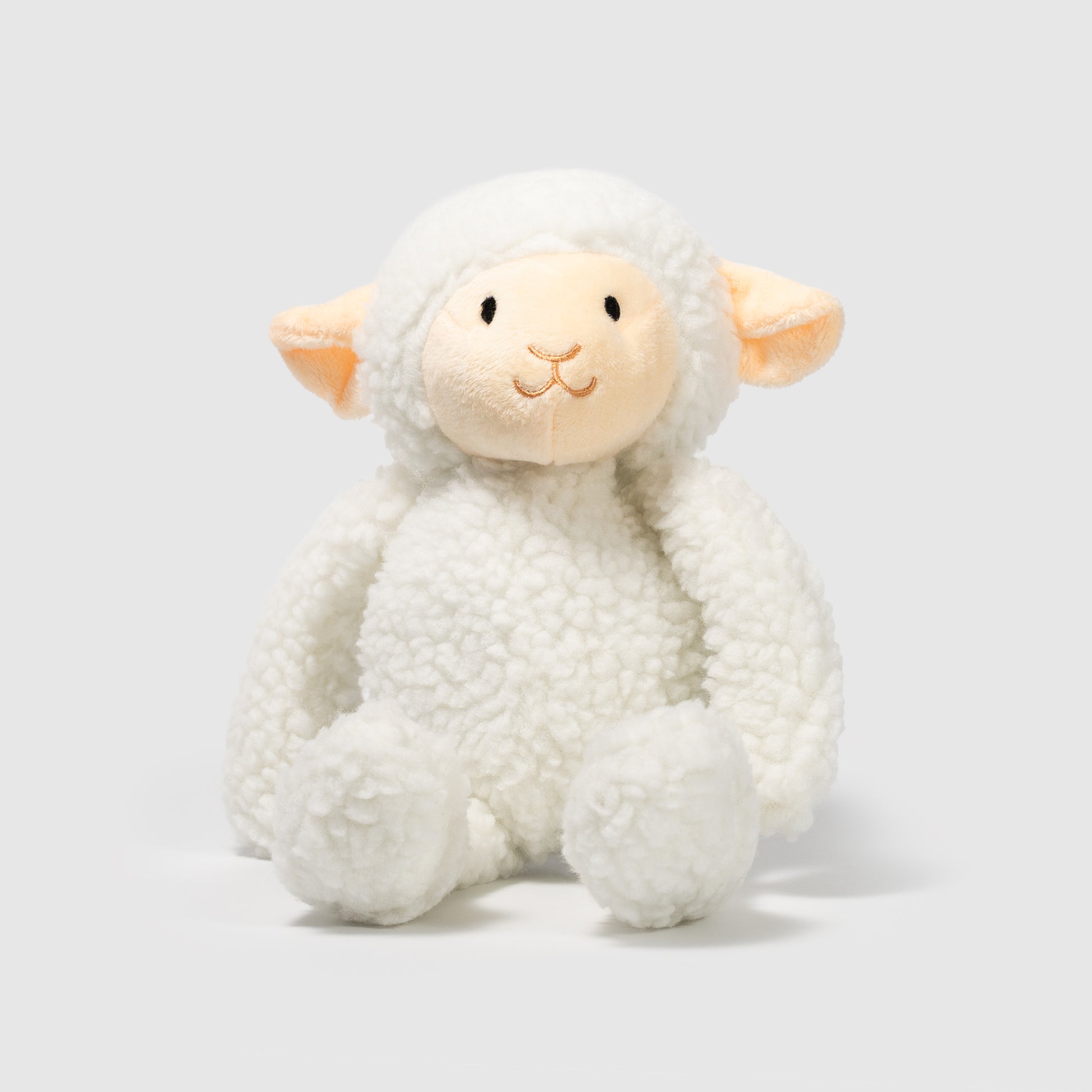 Pluszak owieczka Wild Planet wykonany z miękkiego futerka w delikatnym białym kolorze