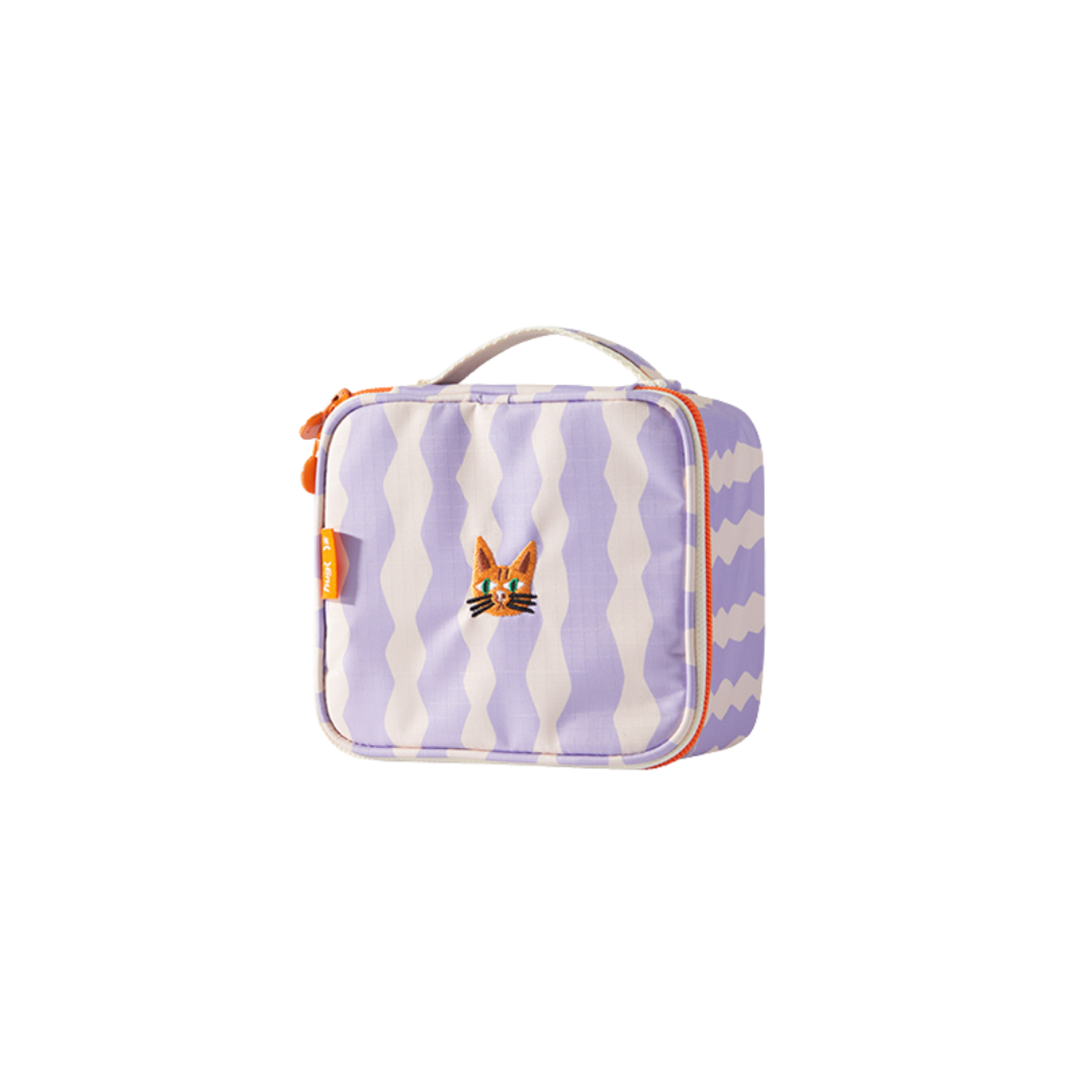 Kosmetyczka wodoodporna dla dzieci MOB z motywem kota w fioletowo-białe fale i uchwytem