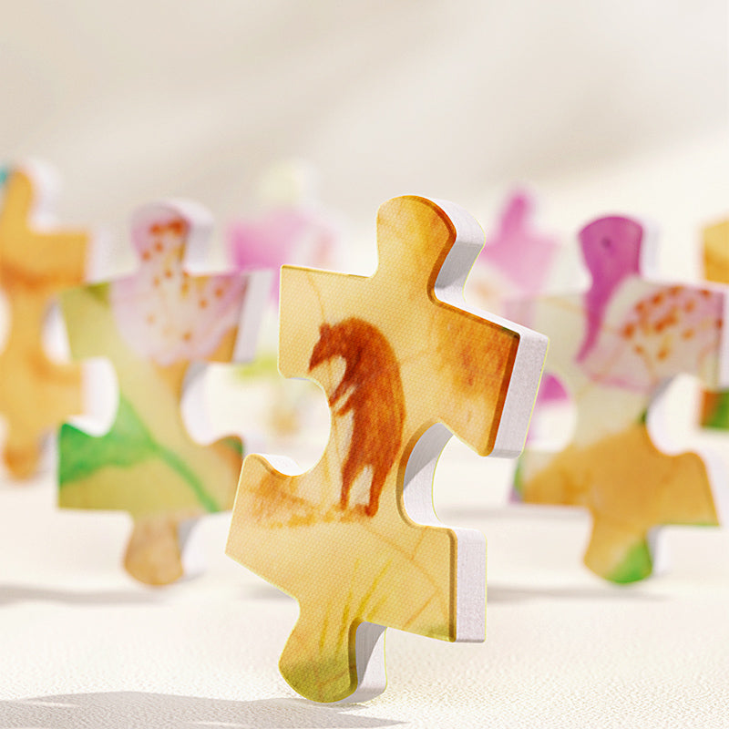 Artystyczne puzzle dla dzieci z obrazkiem konia na kawałku układanki marki mideer