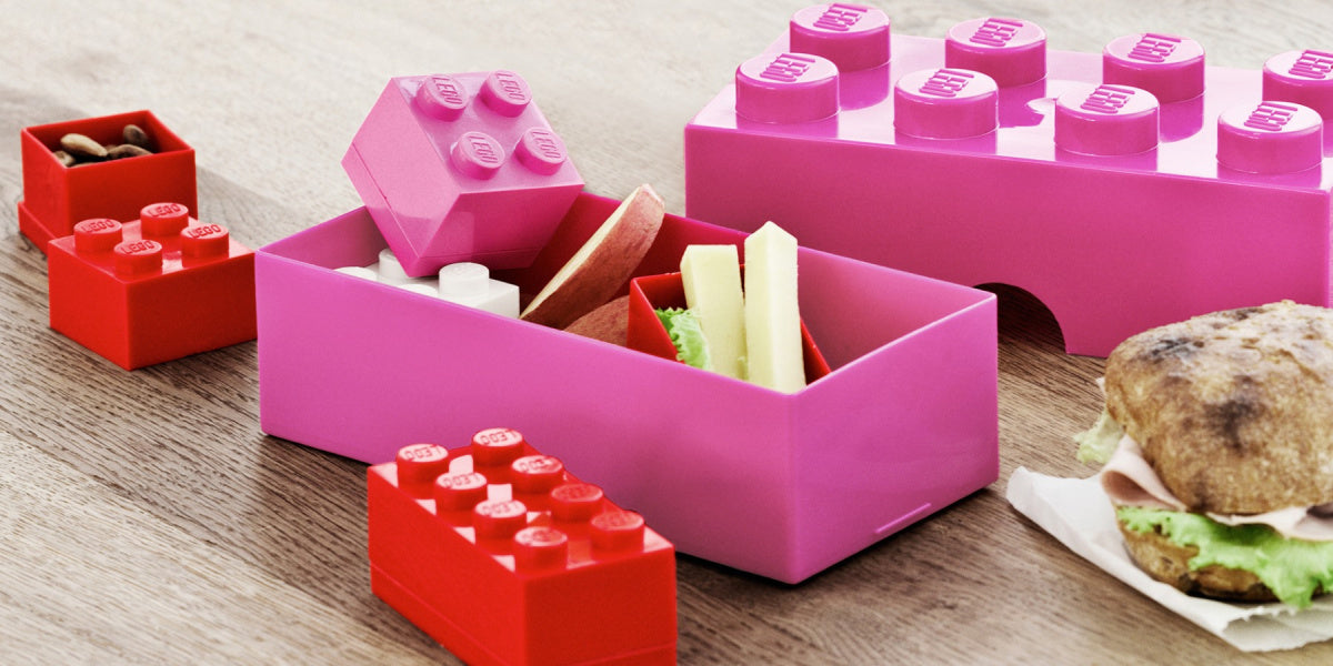 Lunchbox klocek LEGO różowy z półkami na kanapki i przekąski od BV JACOB COMPANY