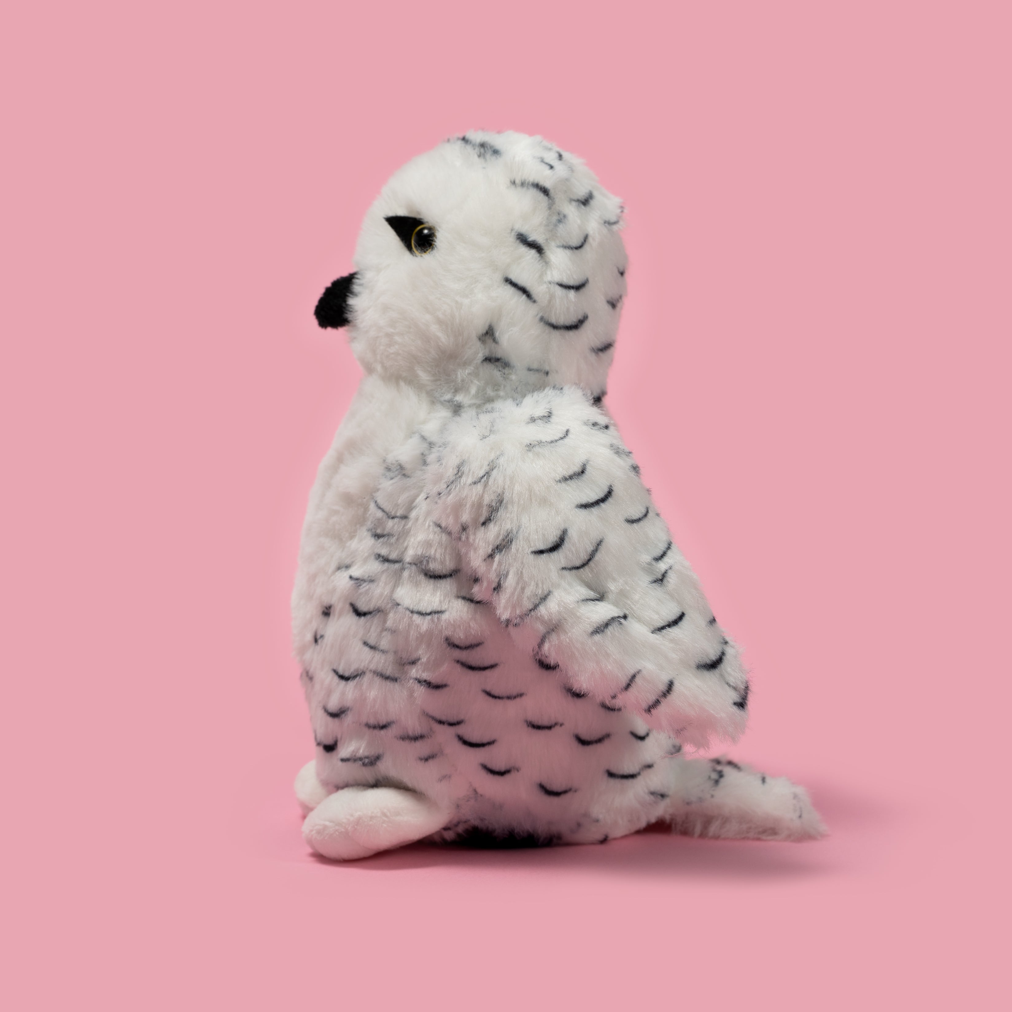 Wild Planet pluszak sowa śnieżna biały miękki maskotka na różowym tle