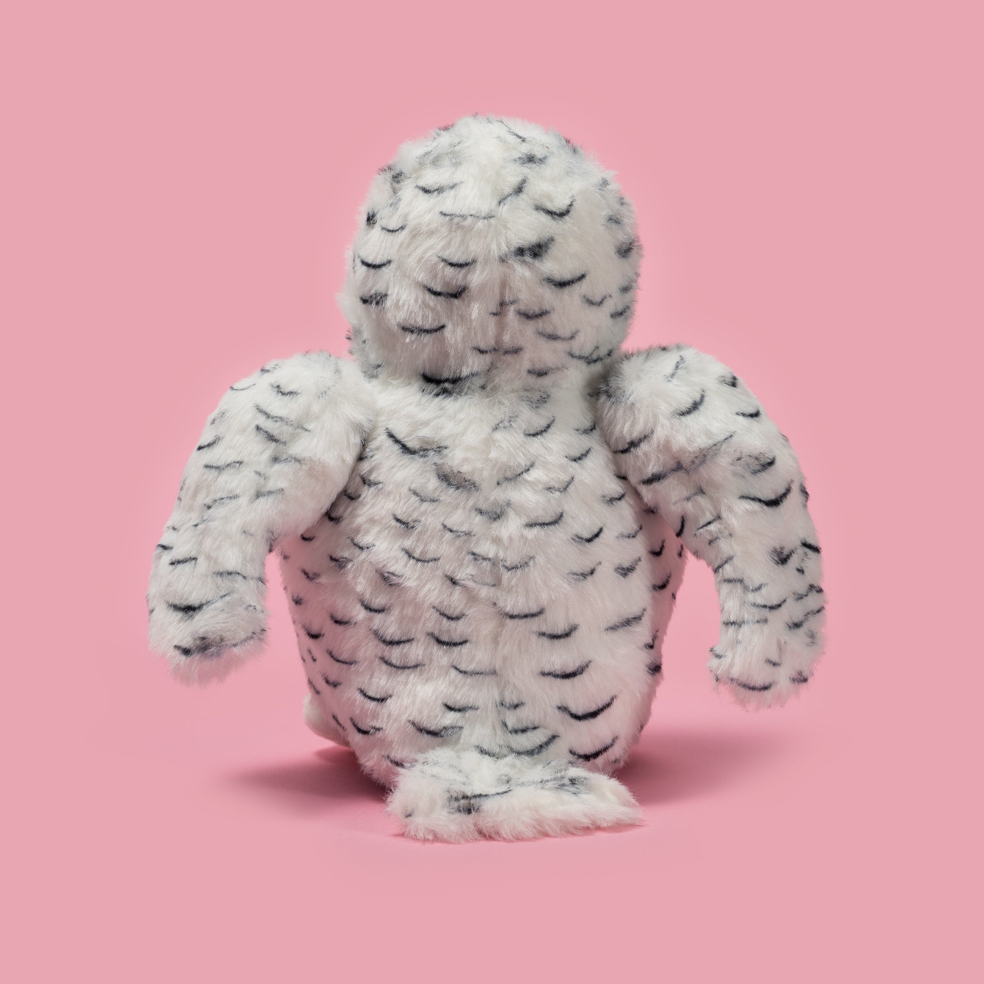 Pluszak sowa śnieżna Wild Planet miękki biały miś w kształcie sowy na różowym tle