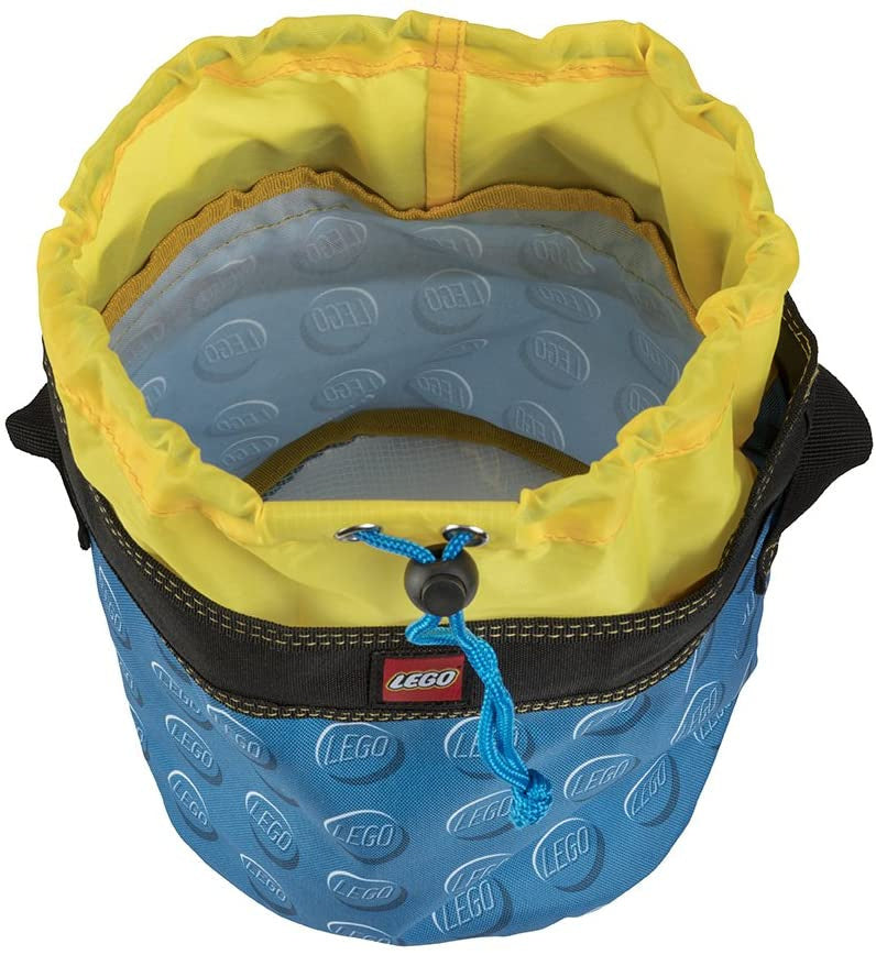 Kubełek LEGO na klocki w niebiesko-żółtym kolorze z regulowanym zamknięciem i logo LEGO