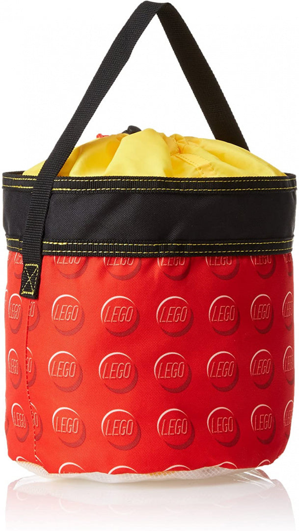 Czerwony kubełek LEGO czerwony z nadrukiem logo LEGO i czarnym uchwytem od BV JACOB COMPANY
