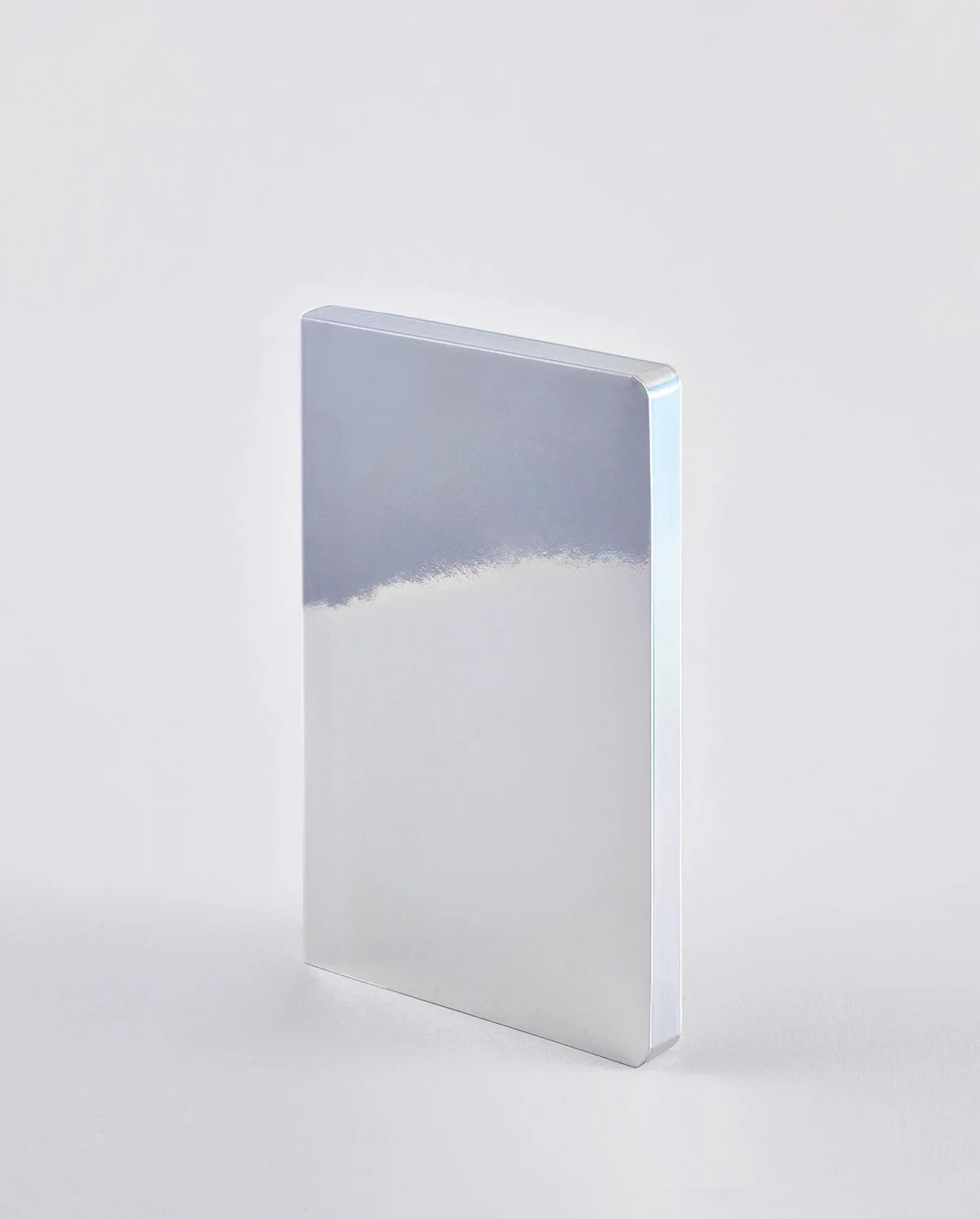 Notatnik fluid chrome o nowoczesnej metalicznej okładce BV JACOB COMPANY w minimalistycznym stylu