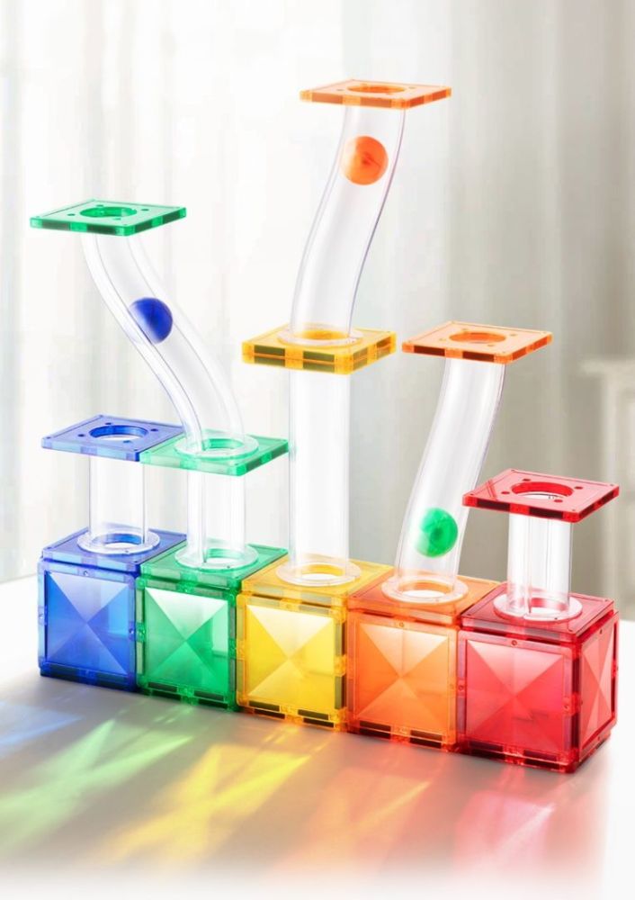 Klocki magnetyczne tor kulkowy w jaskrawych kolorach z przezroczystymi rurkami i kolorowymi kulkami