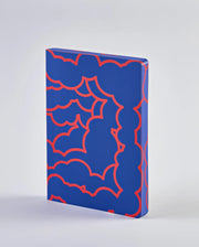 Notatnik graficzny Heaven w niebieskim kolorze z czerwonym wzorem chmur od BV JACOB COMPANY