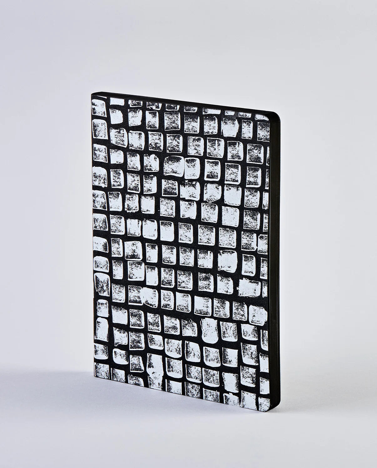 Notatnik w kratkę sassy squares z czarno-białą graficzną okładką od BV JACOB COMPANY