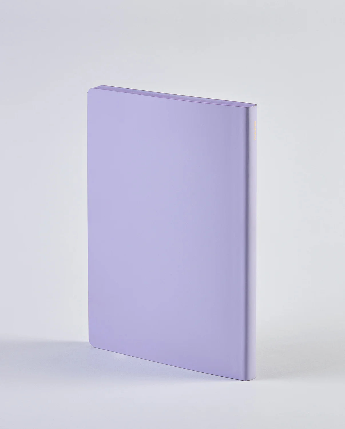 Notatnik fioletowy trance lilac o gładkiej okładce i minimalistycznym designie