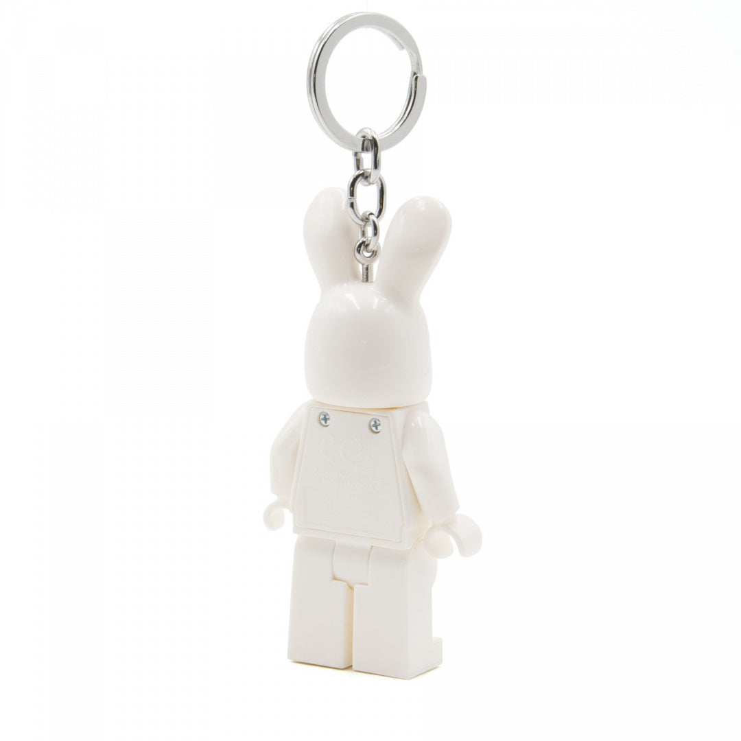 Brelok z latarką LEGO króliczek biały z metalowym kółkiem na klucze od MOB