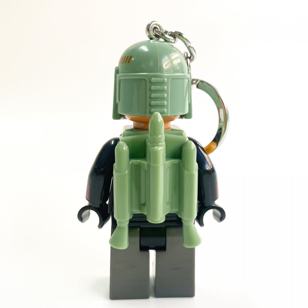 Brelok z latarką LEGO Star Wars Boba Fett przedstawiający miniaturową figurkę z plecakiem rakietowym