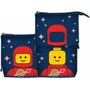 Piórnik LEGO czerwony astronauta z motywem kosmonauty i kosmicznymi gwiazdami na granatowym tle