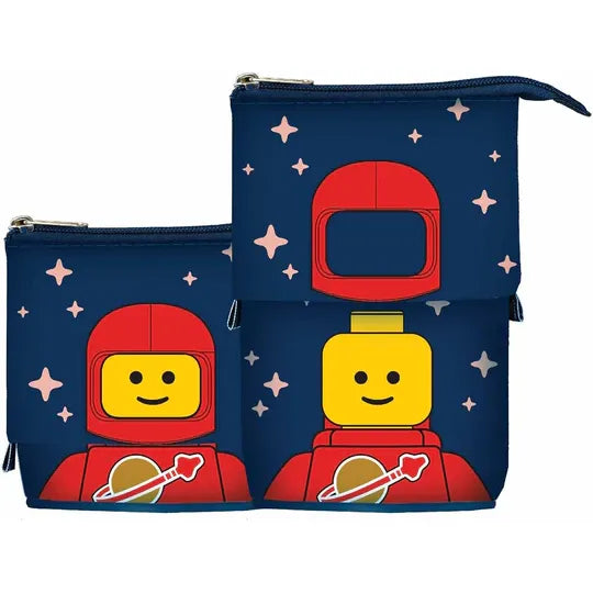 Piórnik LEGO czerwony astronauta z motywem kosmonauty i kosmicznymi gwiazdami na granatowym tle
