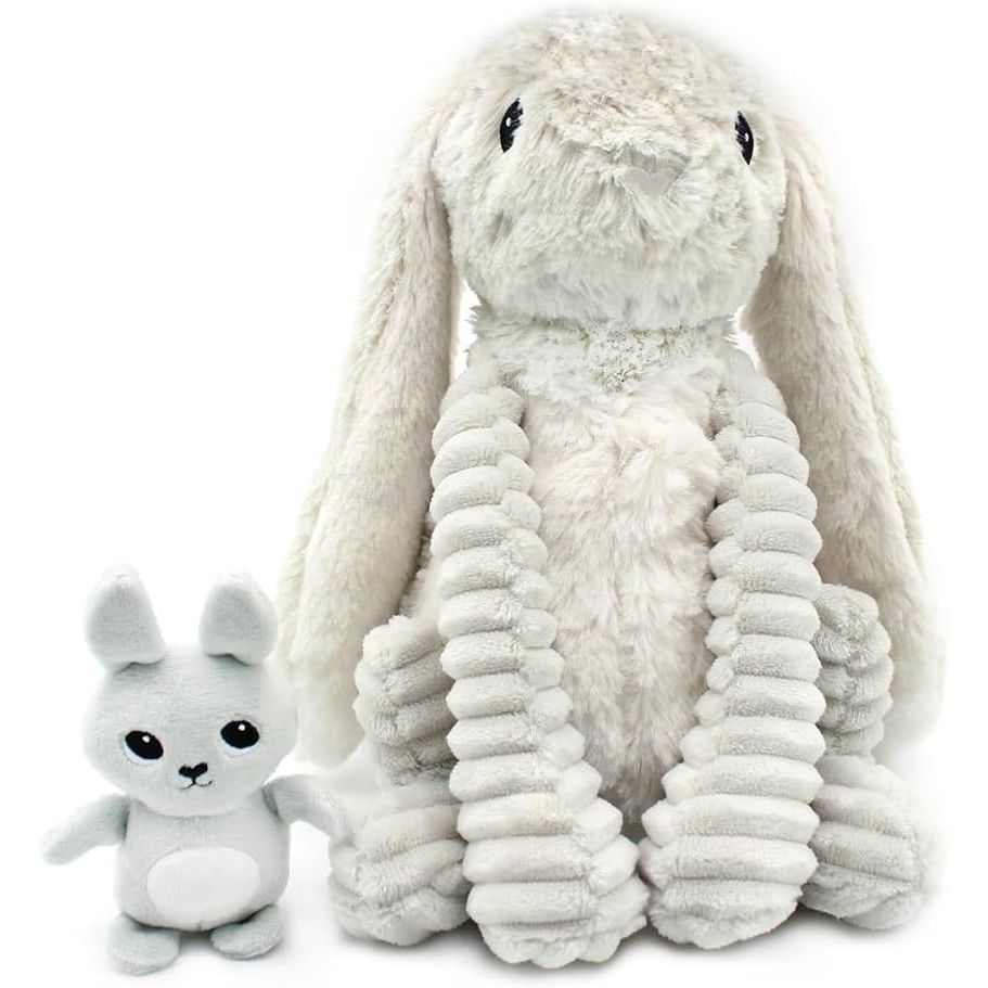 Pluszowy królik mama i dziecko od BV JACOB COMPANY w miękkim jasnoszarym materiale