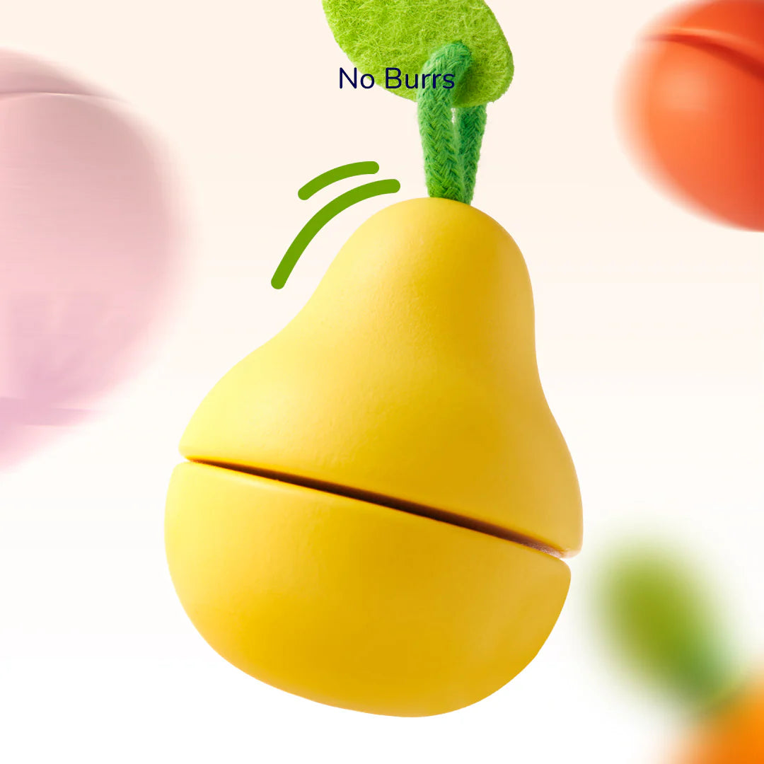 Żółta drewniana gruszka do krojenia z serii drewniane owoce i warzywa do krojenia EMS DOiY