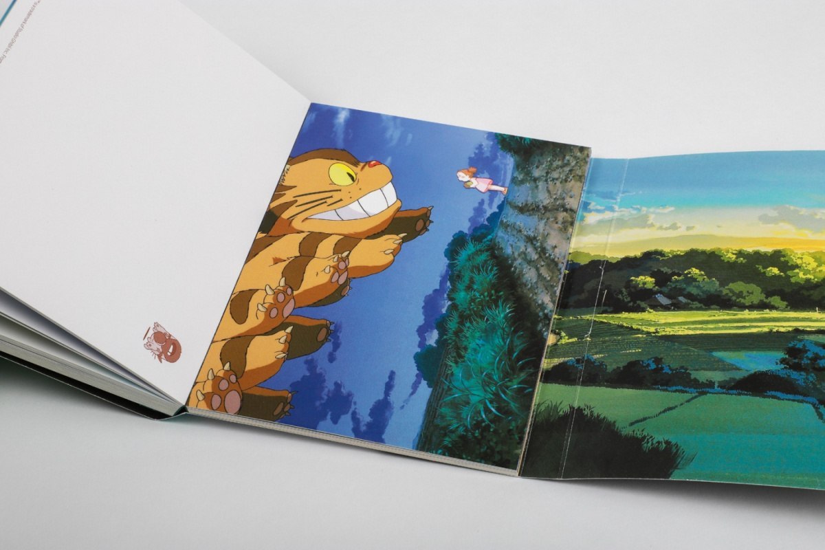 Zestaw pocztówek Mój Sąsiad Totoro z kolorowymi ilustracjami scen z filmu anime