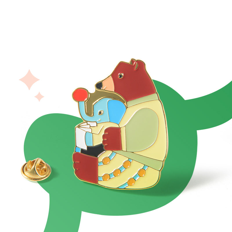 mideer przypinka z motywem misia i słonia w stylu artystycznym