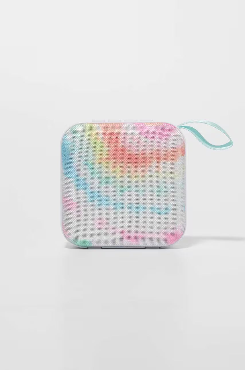 Kolorowy przenośny głośnik bezprzewodowy Sunny Life z pastelowym wzorem tie dye i paskiem do noszenia
