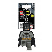 brelok LEGO Batman z figurek w szarym kostiumie i czarną peleryną