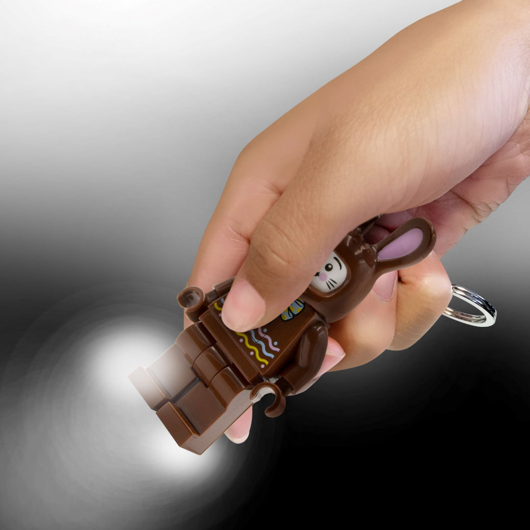 Brelok latarka w kształcie figurki królika w brązowym kolorze z oświetleniem