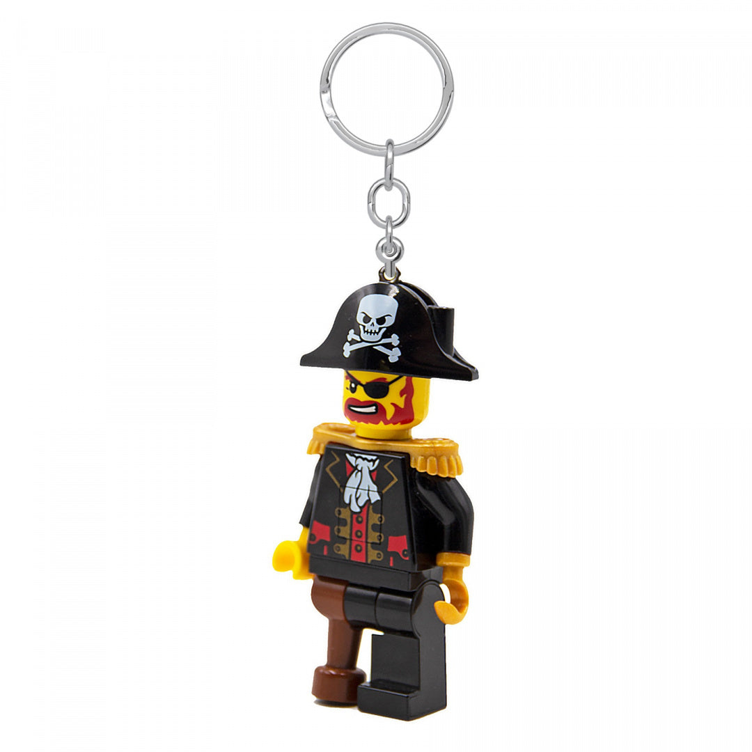 Brelok LEGO z latarką przedstawiający figurkę pirata w kapeluszu z czaszką
