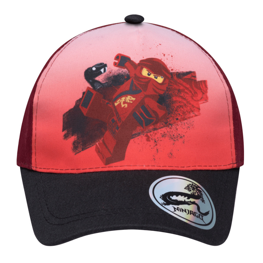 Czapka z daszkiem LEGO Ninjago Kai w czerwonych odcieniach z grafiką bohatera i logo Ninjago