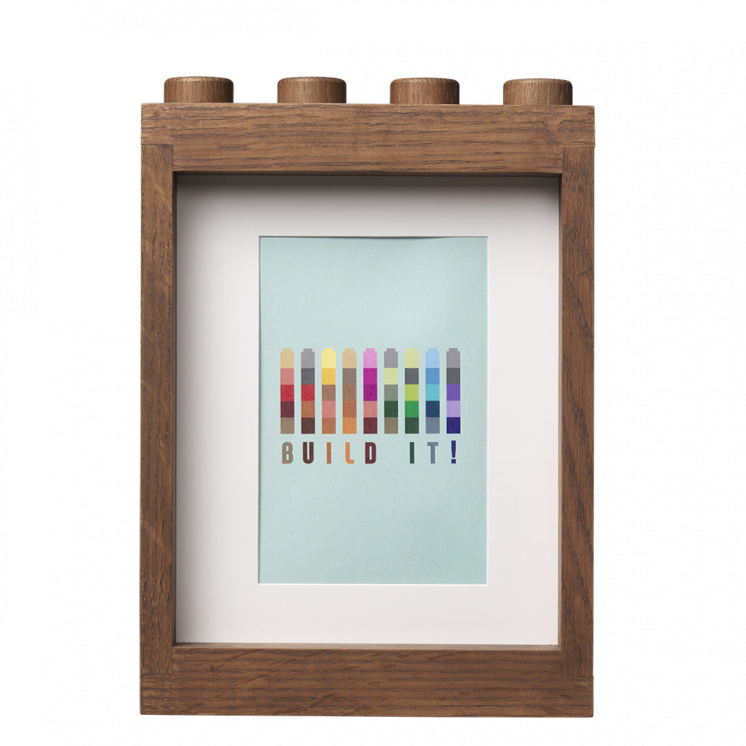 Drewniana ramka LEGO na zdjęcia w kolorze naturalnego drewna z motywem kolorowych klocków i napisem Build It