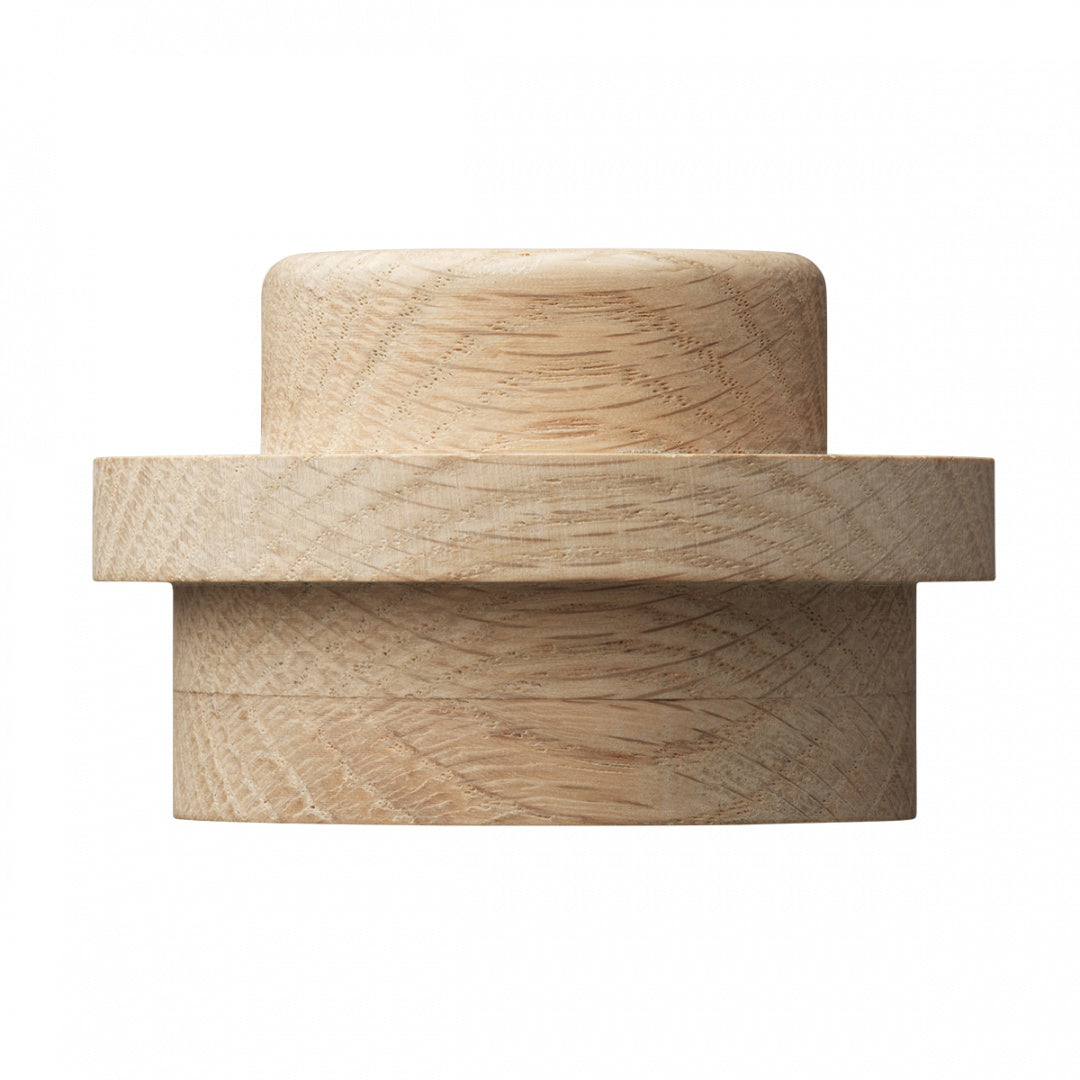 Drewniane wieszaki LEGO w naturalnym kolorze od BV JACOB COMPANY do przechowywania akcesoriów