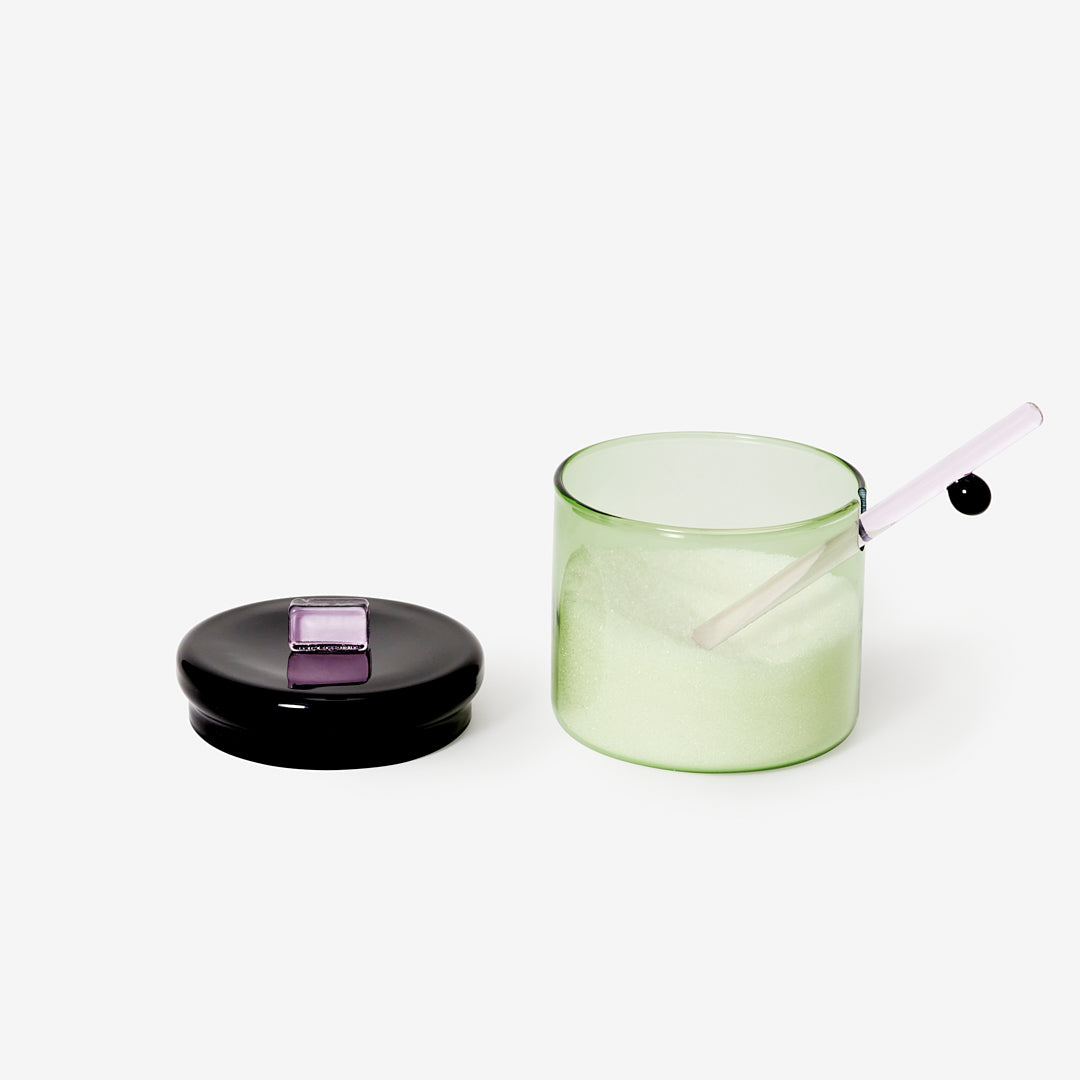 Przezroczysta zielona miseczka na cukier Areaware z czarną pokrywką i szklaną łyżeczką