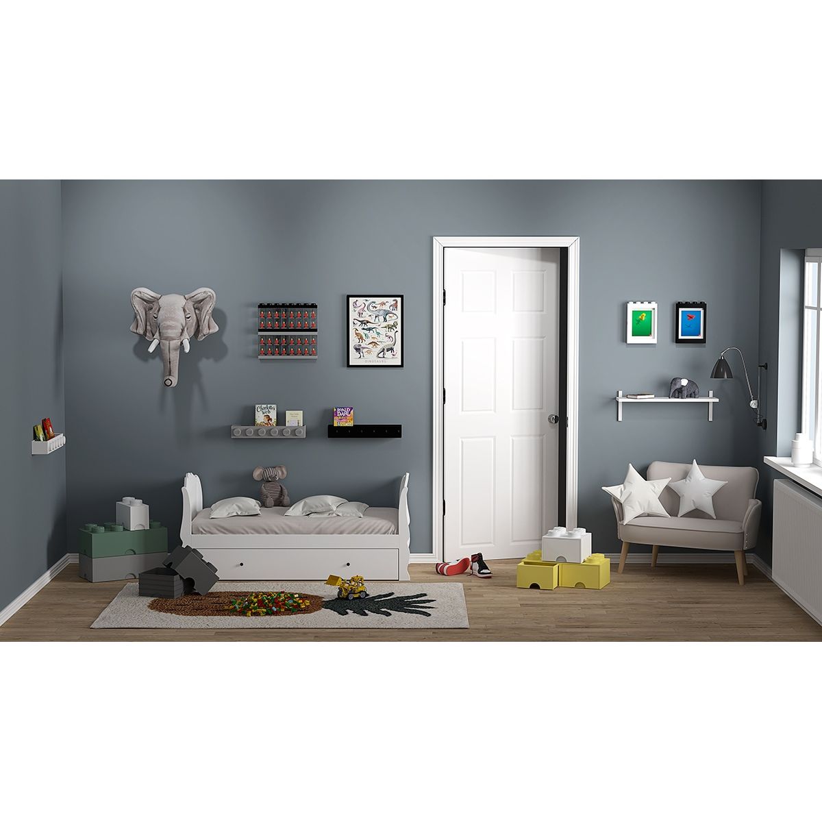 Nowoczesny pokój dziecięcy z łóżkiem i dekoracjami oraz gablotką na minifigurki LEGO na ścianie