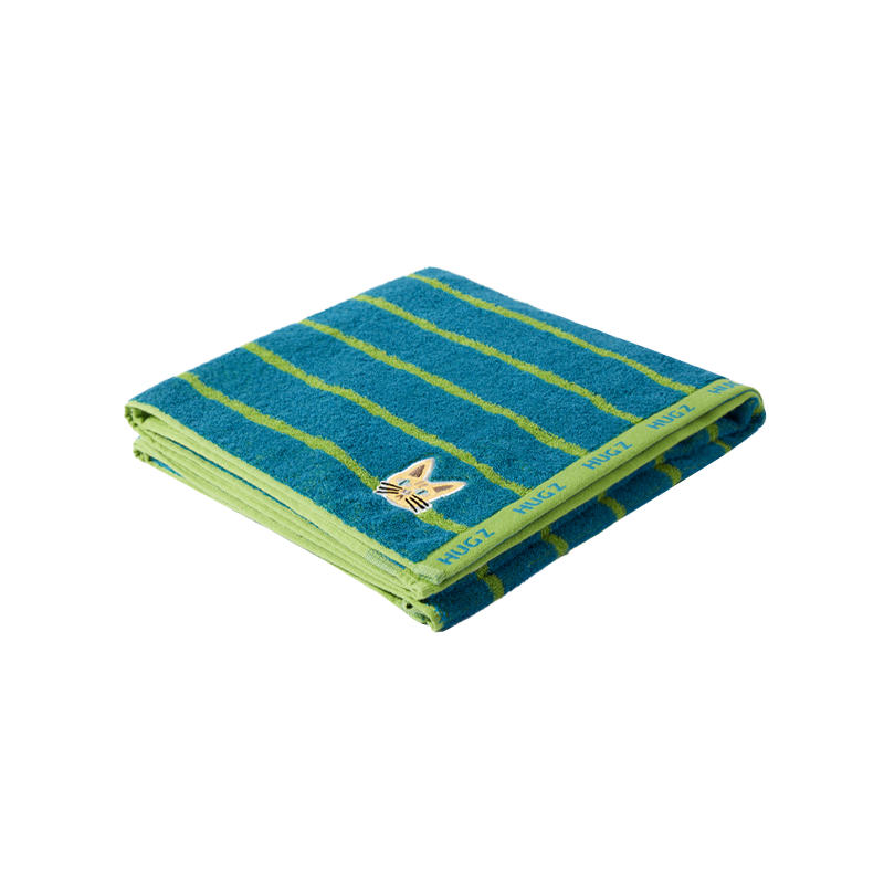 Ręcznik kąpielowy dla dzieci Mideer w niebiesko-zielone paski z haftowaną grafiką zwierzątka