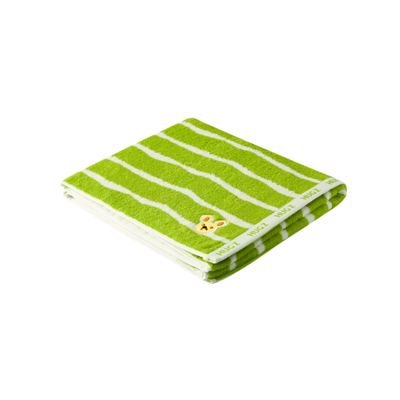 Zielony ręcznik kąpielowy dla dzieci z białymi paskami i haftowanym motywem zwierzątka