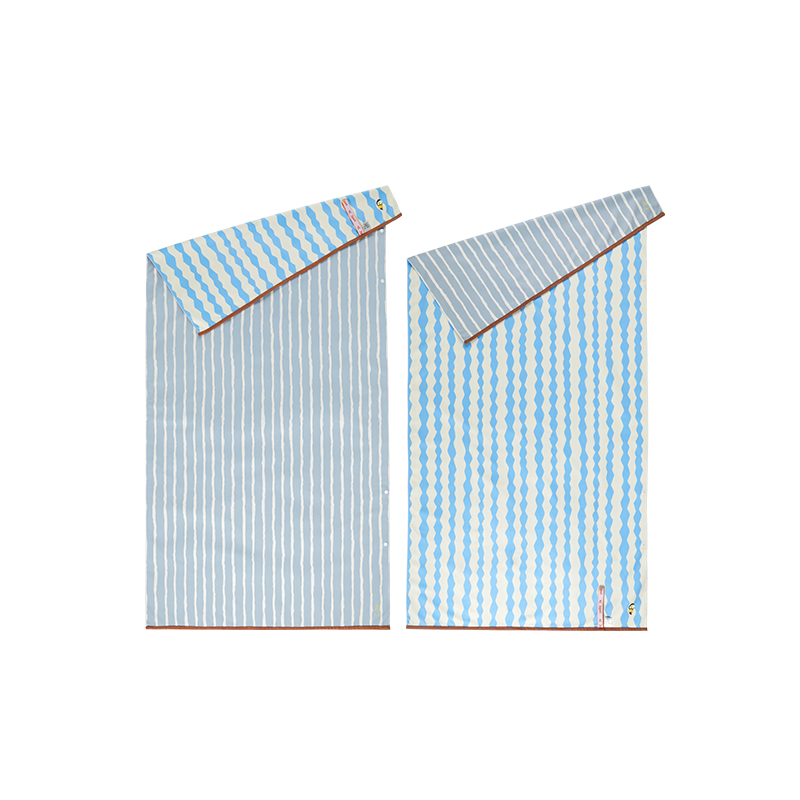 Dwustronny ręcznik szybkoschnący MOB w niebiesko-białe paski, lekki i chłonny