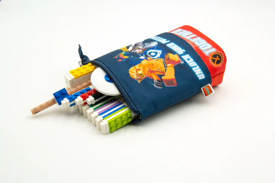 Piórnik LEGO Ninjago w kolorze niebieskim i czerwonym z obrazkami ninja i zamkiem błyskawicznym