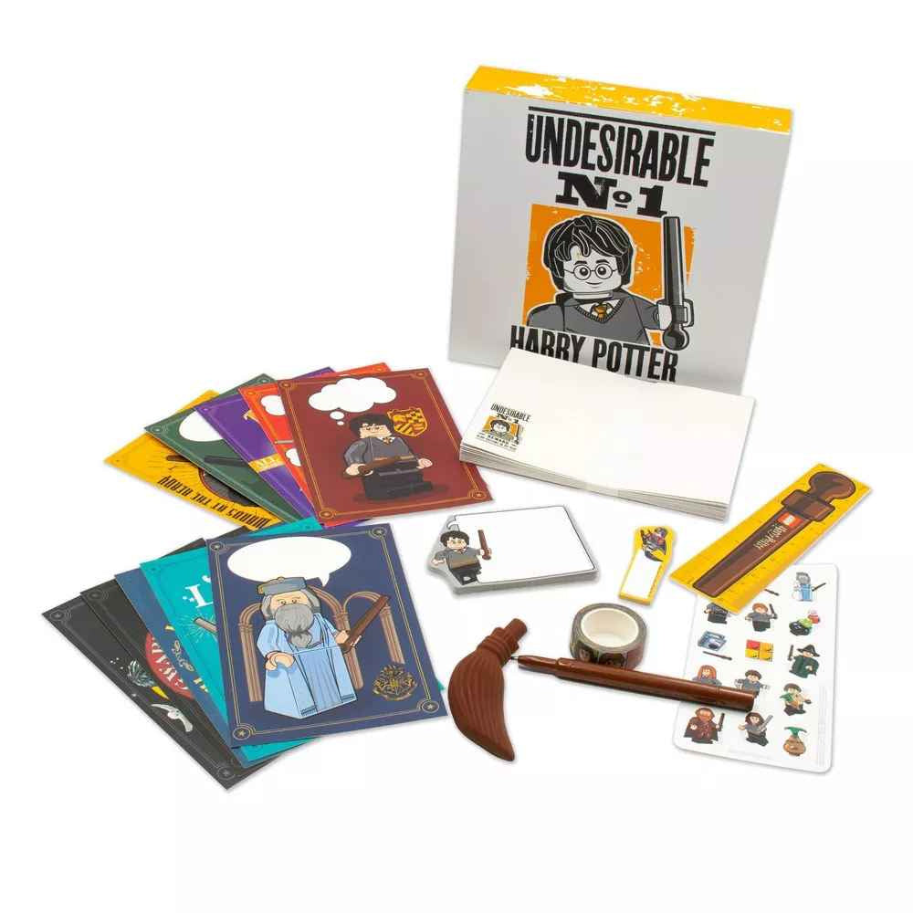 Zestaw piśmienniczy Harry Potter LEGO z notatnikami, naklejkami, piórem i akcesoriami do pisania