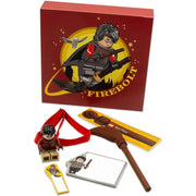 LEGO Harry Potter zestaw piśmienniczy z figurką Harry'ego Pottera, linijką i akcesoriami nawiązującymi do Firebolt
