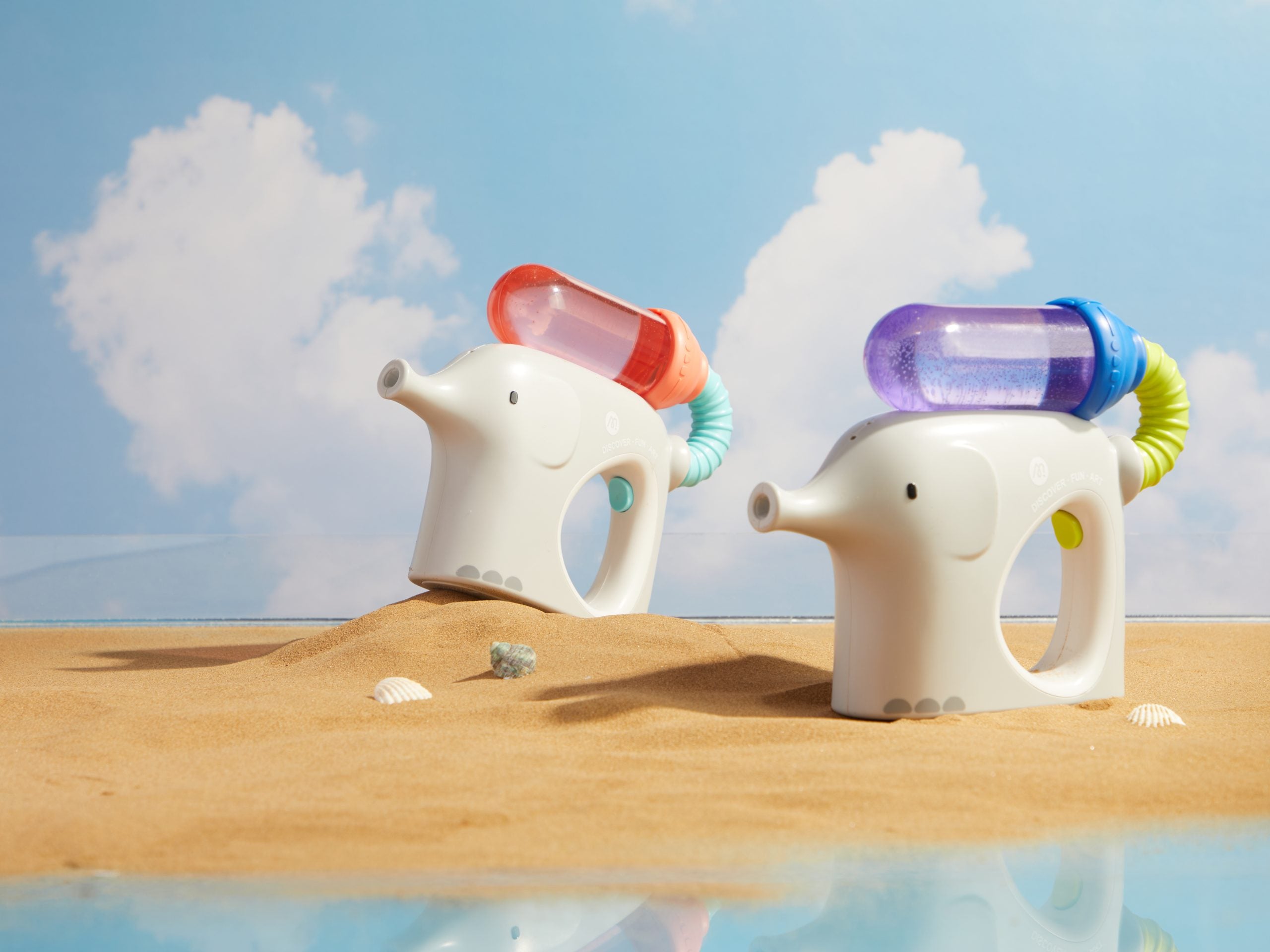 Pistolet na wodę dla dzieci mideer w kształcie słonia z kolorowymi zbiornikami na wodę na plaży