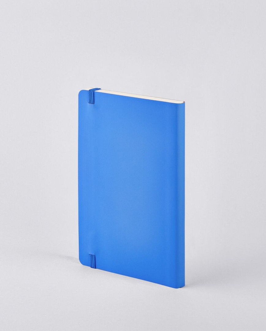 notatnik niebieski z elastyczną opaską i gładką okładką idealny do notowania i organizacji