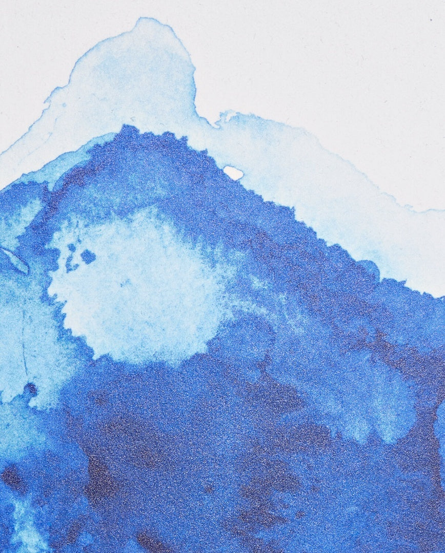 Artystyczny motyw akwareli w odcieniach niebieskiego z efektem rozmytych plam do notatnika artystycznego Wild Raindrops