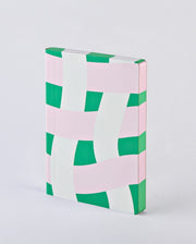 Notatnik graficzny A5 z kolorową okładką w zielone i różowe geometryczne wzory