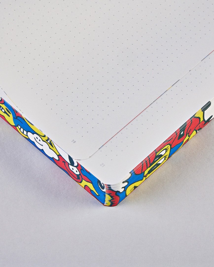 Notatnik Pride Parade z kolorową obwolutą i kropkowanymi stronami od BV JACOB COMPANY