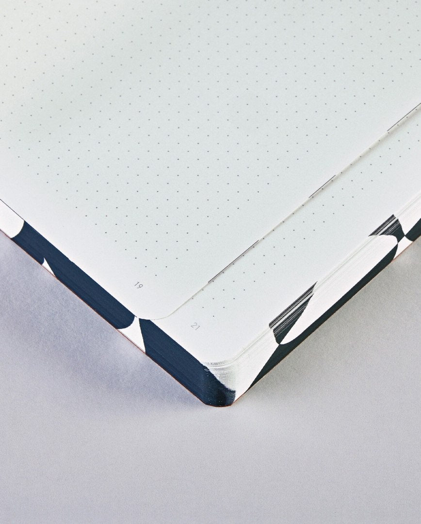 Notatnik graficzny L firmy BV JACOB COMPANY z kropkowanymi stronami do pisania i rysowania