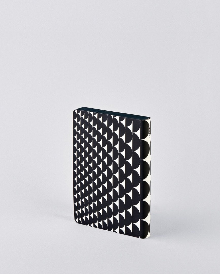 Notatnik graficzny BV JACOB COMPANY z czarno-białym geometrycznym wzorem na okładce