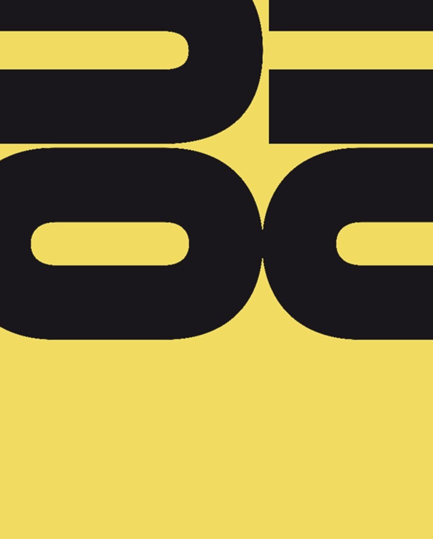 Minimalistyczny design okładki notatnika Oui Oui w czerni na żółtym tle