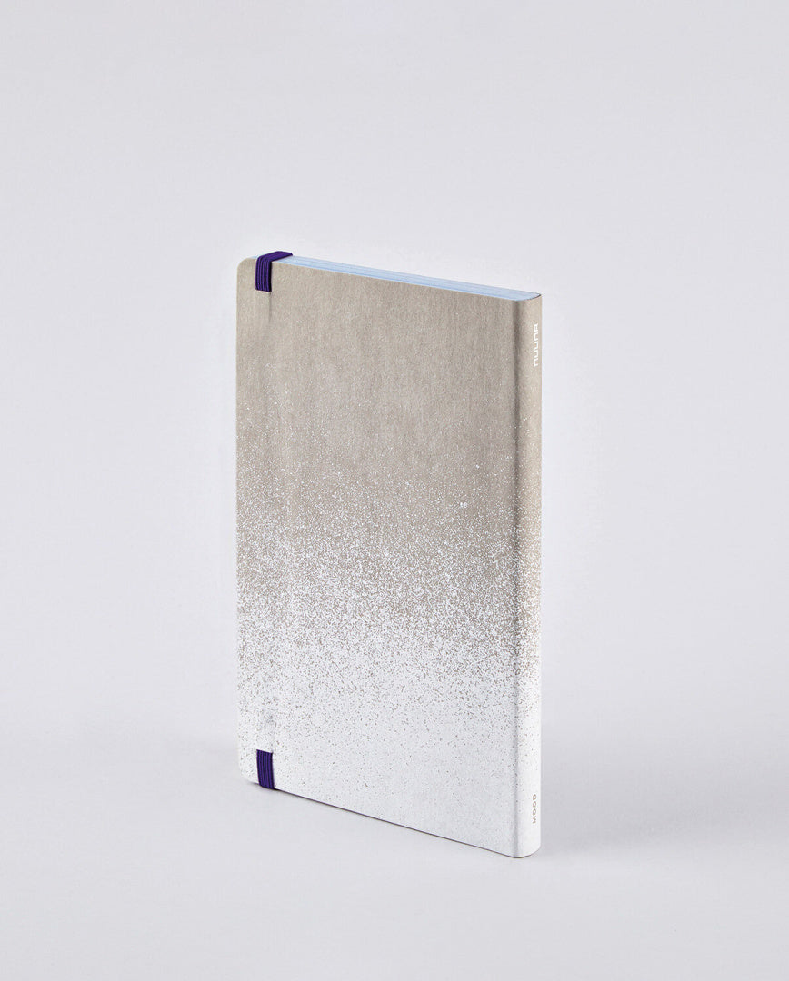 Notatnik inspirowany Mood Yamann z gradientową okładką w srebrno-beżowych odcieniach