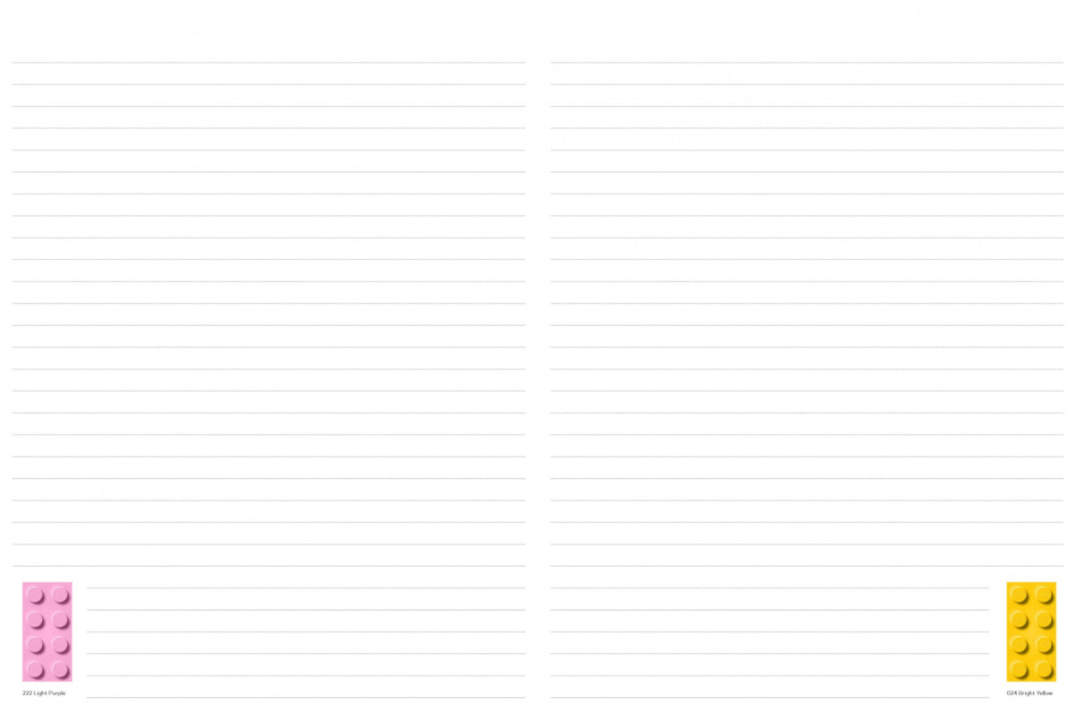 Wnętrze notatnika LEGO z kolorowymi klockami na dole stron idealny do zapisków i kreatywnej nauki